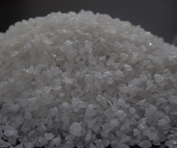 Manufacturer of Quartz Gritz in India